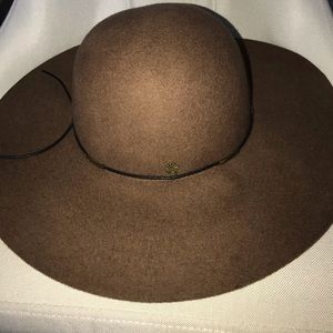 Tommy Bahama fashionable hat